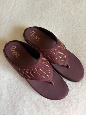 Besty’S Wine Red Thong Sandals with Stud Detail Sz 39